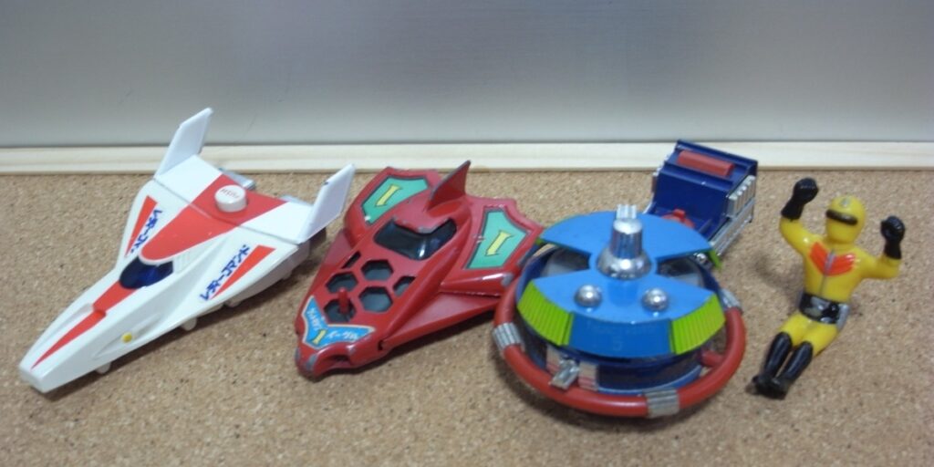 秋田市の出張買取｜昭和レトロの超合金ロボ・ソフビ人形・古いキャラクターおもちゃなどを対象に、秋田県全域で訪問査定。コレクター向けホビーも高価買取対応。