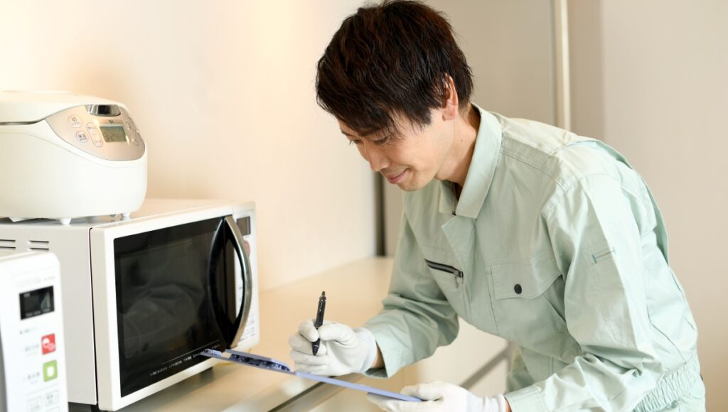 秋田市の出張買取｜家電・パソコン・楽器・ホビー・骨董など幅広い品目を対象に、秋田県全域で訪問査定。専門スタッフが現地で状態を確認し、丁寧に査定を進めます。